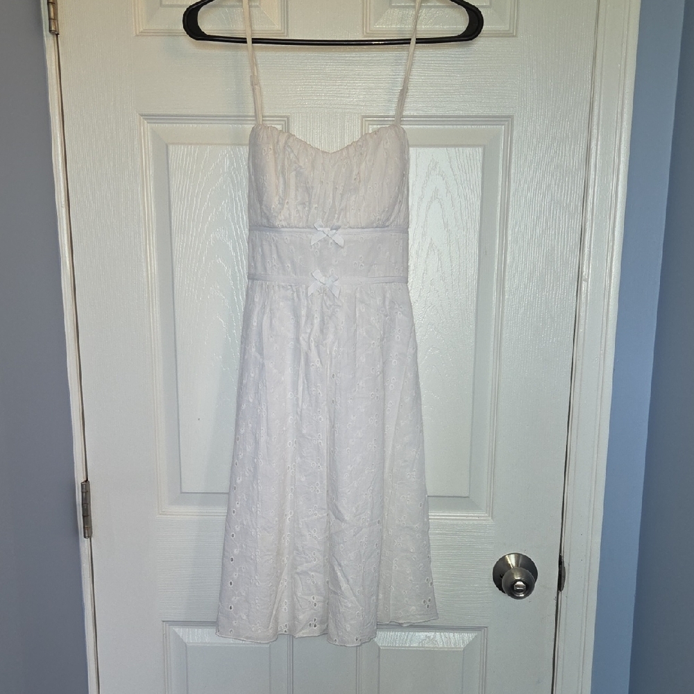 Jolie White Mid length Sun Dress